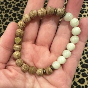Natural Wood and Cream Beaded Essential Oils Bracelet
